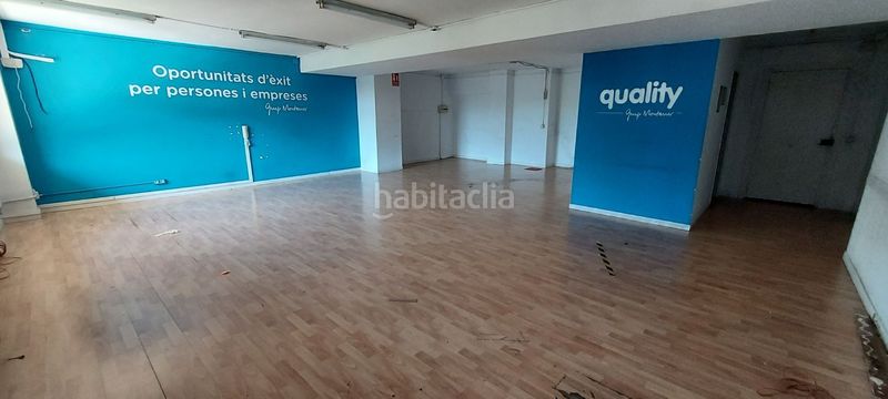 Foto df7ebb34-e333-410e-a096-24db4cd6c081. Alquiler local comercial magnífico local en alquiler en el centro ! en Barberà del Vallès