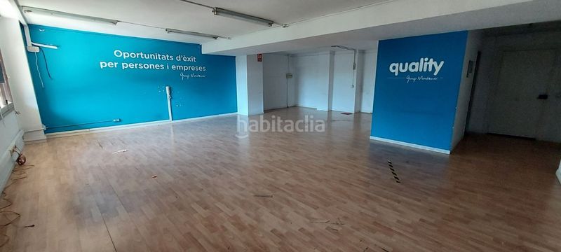 Foto ef50df93-c46f-4cca-b369-56ff6f687713. Alquiler local comercial magnífico local en alquiler en el centro ! en Barberà del Vallès