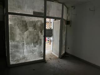 Local commercial à La Romànica. Grupo inmobiliario ortega  vende local versátil en barberà del v