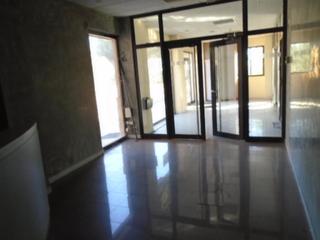 Local Comercial a Zona Industrial. Local en barbera del valles