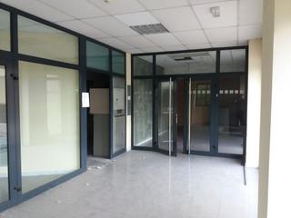 Local Comercial a Zona Industrial. Amplio local comercial con ubicación inmejorable el polígono de