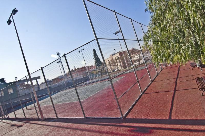 Foto ff695d1e-9739-42ac-a1dc-be752e6ae1fc. Casa  reformada en el casco antiguo con parquing y espectacular terraza en Barberà del Vallès