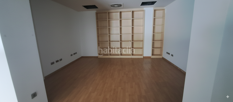 Foto 6b9d83d5-631f-4d46-b661-004fd765f19a. Local commercial dans Zona Esportiva Terrassa