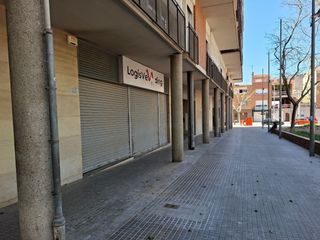 Geschäftsraum in Zona Esportiva. Desde 82.000    local  en terrassa de  130m2