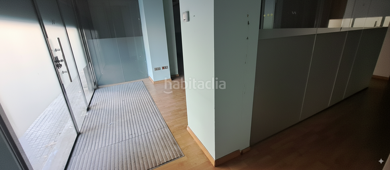 Foto d67c2b94-70d4-4db0-925e-98cb3f2aacf5. Local commercial dans Zona Esportiva Terrassa