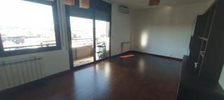 Lloguer Pis a Hostafrancs. Piso con parquing en alquiler en sabadell comodidad y estilo en