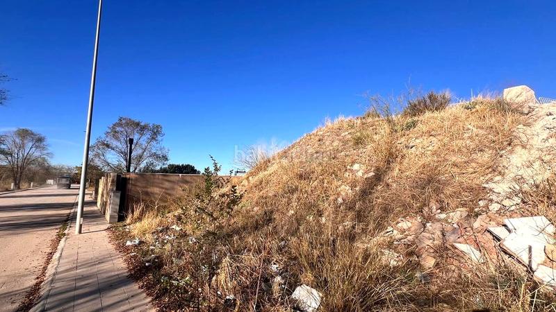 Foto c42addcc-7b83-4ab3-b6a0-e5addb2a7784. Terrain résidentiel dans Villalbilla pueblo Villalbilla