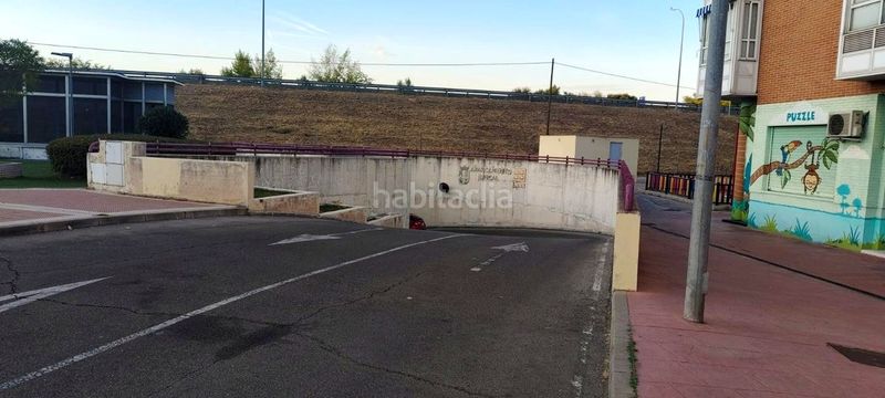 Foto b99b8576-a38a-4284-8f27-111658dabd62. Aparcament cotxe a Veredillas Torrejón de Ardoz