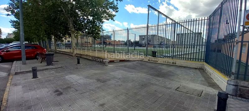 Foto eaca63c7-e4a9-438d-bd1c-796dd1eb913d. Aparcament cotxe a Veredillas Torrejón de Ardoz
