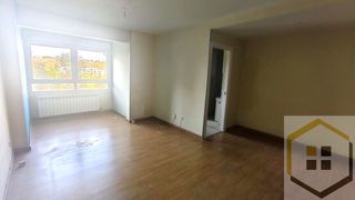 Flat  Calle de rosalía de castro 73