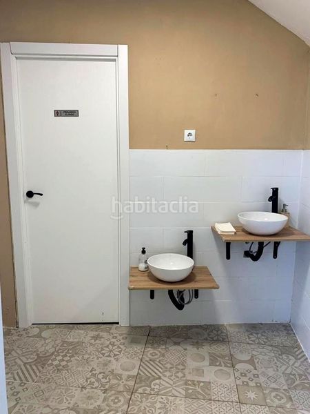 Foto aebf3be1-f7ca-4c54-b956-3769a9445e31. Nave industrial nave con dos plantas y excelente ubicación en Cabanillas del Campo