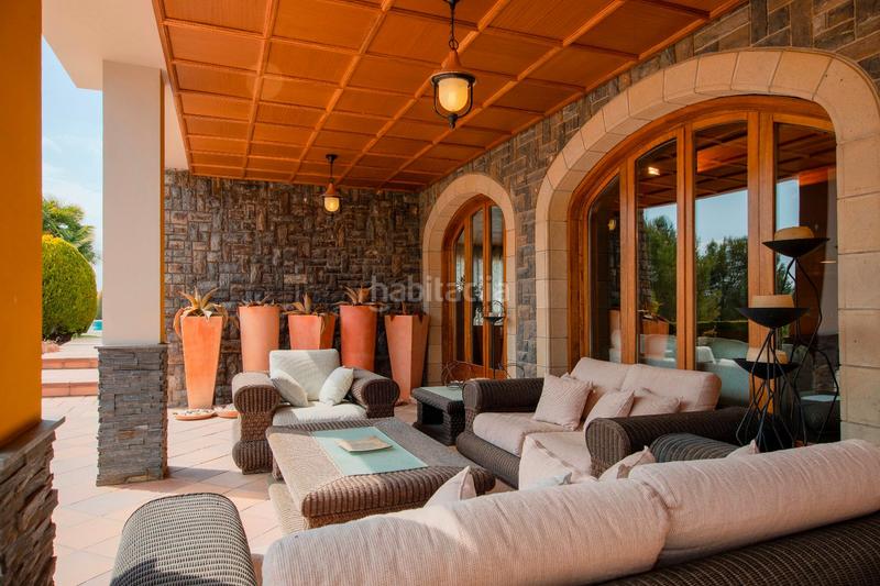 Foto 422baecb-905d-4786-92fe-31a7dd719d9d. Xalet amb calefacció aparcament piscina a Navarcles