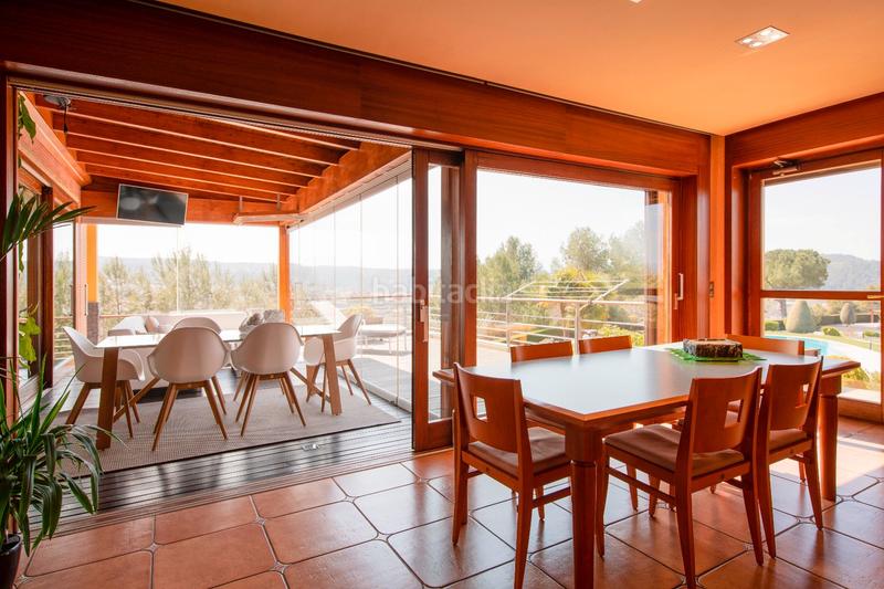 Foto 44449f6d-dda8-4e5d-bbbe-78f2178000df. Xalet amb calefacció aparcament piscina a Navarcles