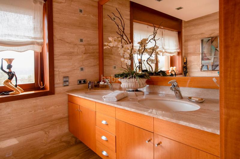 Foto 4bea6091-a11e-4426-9778-7911a6d04675. Xalet amb calefacció aparcament piscina a Navarcles