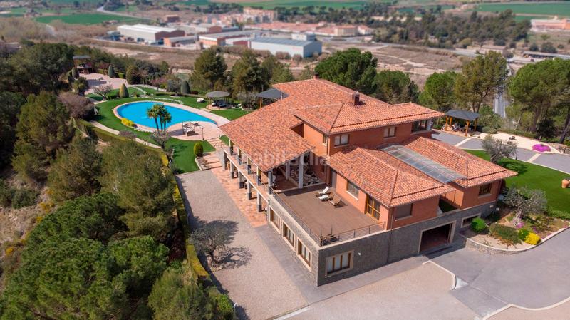 Foto 523291bb-bbee-4744-9355-4954628102cc. Xalet amb calefacció aparcament piscina a Navarcles