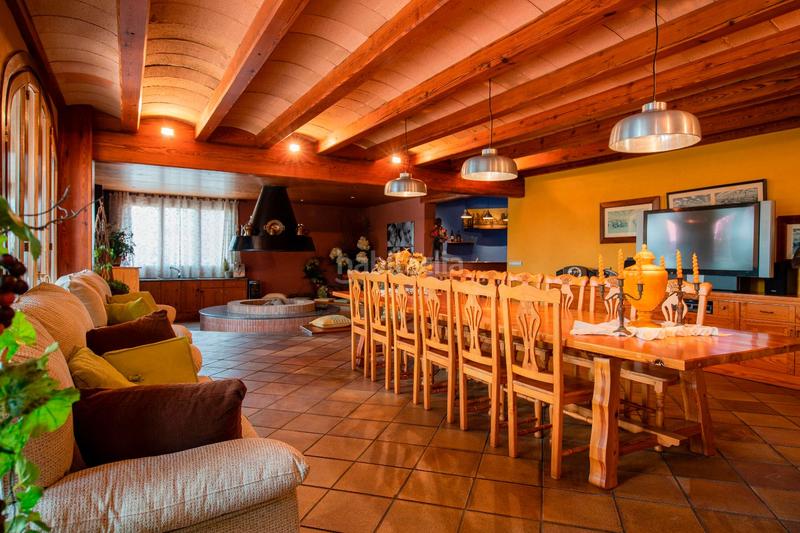 Foto 794615ce-9d66-4815-bf4b-50f6e96e4a28. Xalet amb calefacció aparcament piscina a Navarcles