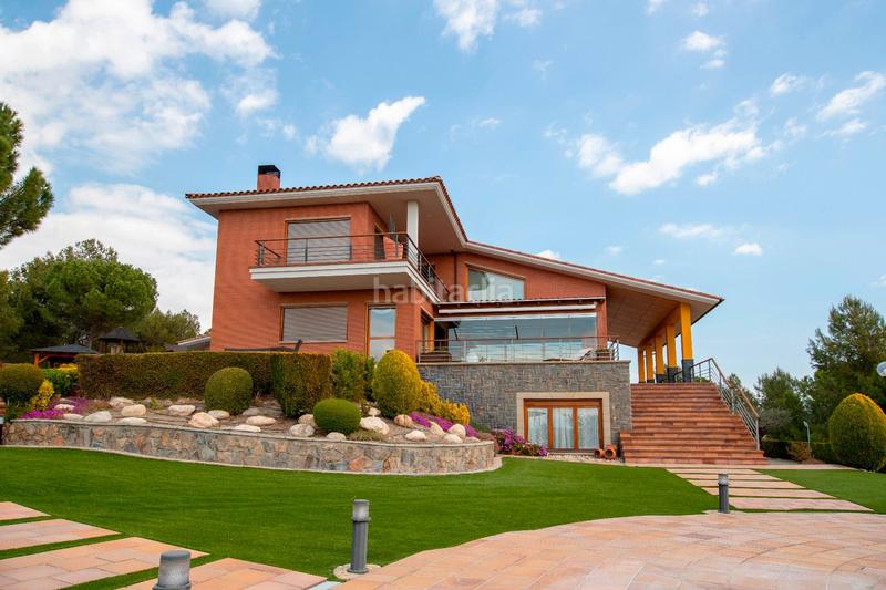 Foto 8a8a090a-2a58-47ba-b996-579023fba0e0. Xalet amb calefacció aparcament piscina a Navarcles