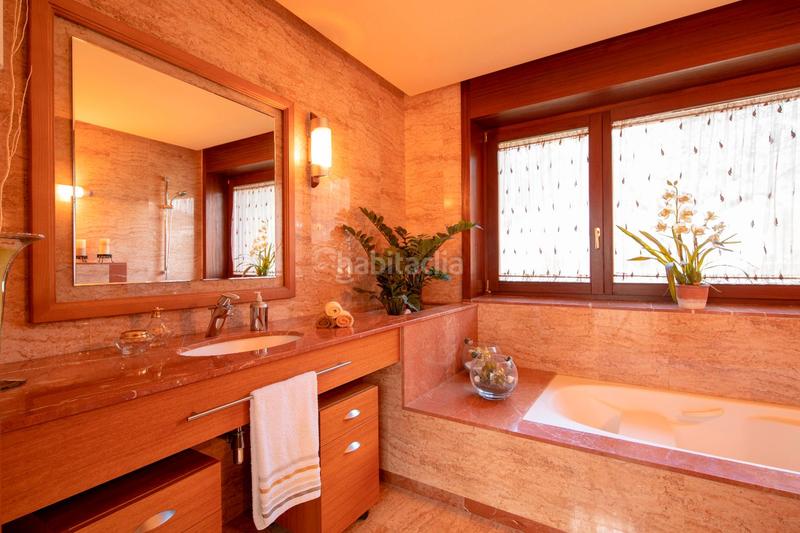 Foto 8ab05dbd-0d7f-47ab-bd18-69319f19c5ac. Xalet amb calefacció aparcament piscina a Navarcles