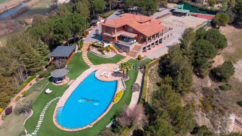 Foto dd5bb609-ca4d-469f-8d1e-1f38f4bf0510. Xalet amb calefacció aparcament piscina a Navarcles