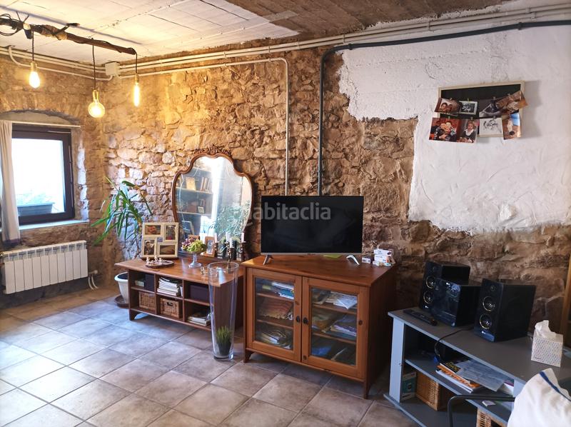 Foto 20cd8821-ea28-4e8d-a805-32e6a2383081. Casa amb xemeneia calefacció a Santpedor