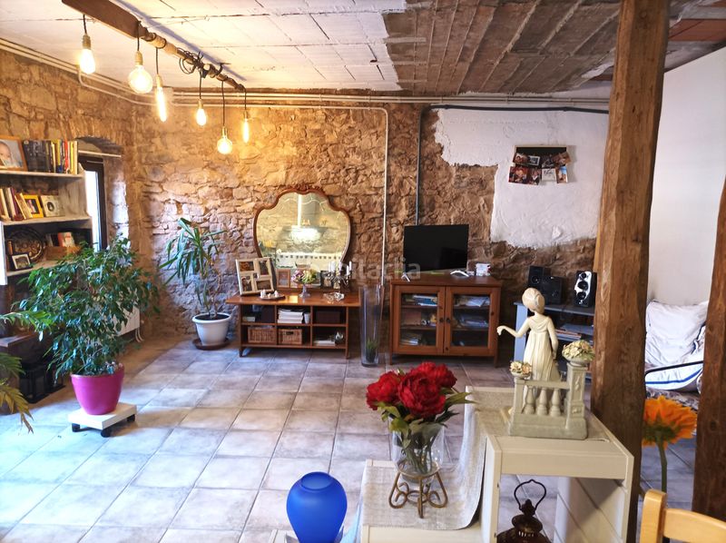 Foto c6300093-3292-4f7b-891c-df8882f976f2. Maison avec cheminée chauffage dans Santpedor