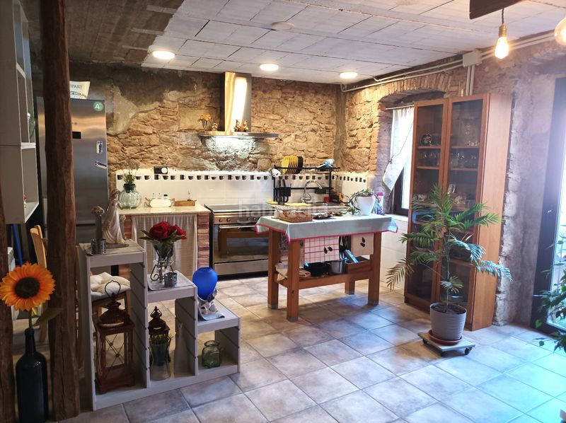 Foto cea8a518-9c65-44fc-b7a0-7dca041203fc. Maison avec cheminée chauffage dans Santpedor