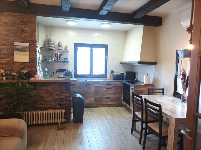Foto 4645a0ca-5139-43f7-a0d1-378d23640d4b. Casa adossada amb xemeneia calefacció a Navarcles