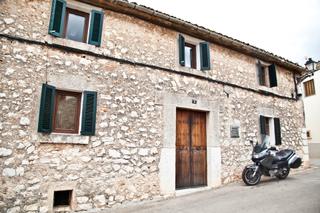 Casa aparellada  Carrer des paradís