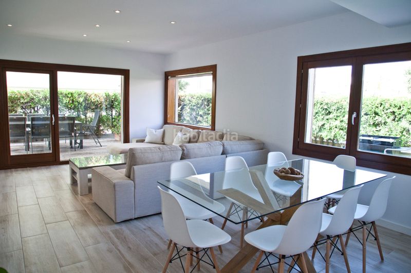Foto 549418fd-fa0a-4b3e-9d33-c765daad418e. Casa aparellada amb xemeneia calefacció aparcament piscina a Palma de Mallorca