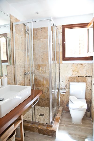 Foto 613063f9-a857-434d-803f-376e634df1c1. Casa aparellada amb xemeneia calefacció aparcament piscina a Palma de Mallorca