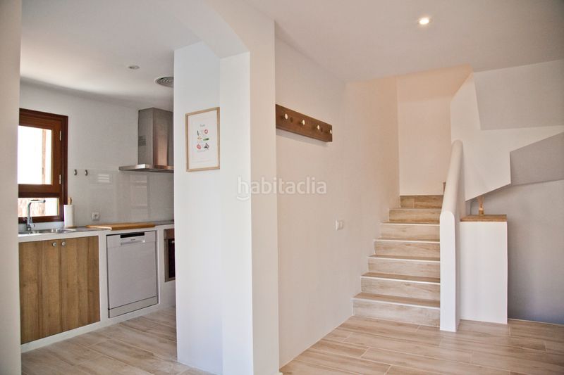 Foto d90a3f86-4ed9-46ad-82b1-67d3487a82e4. Casa aparellada amb xemeneia calefacció aparcament piscina a Palma de Mallorca