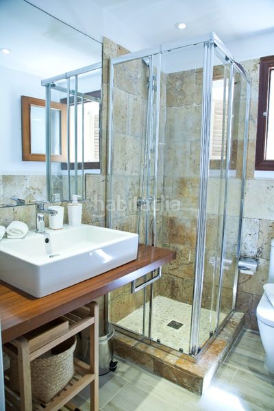 Foto dc6e8262-d327-41ff-9dbc-7f4f2c28ba8b. Casa aparellada amb xemeneia calefacció aparcament piscina a Palma de Mallorca