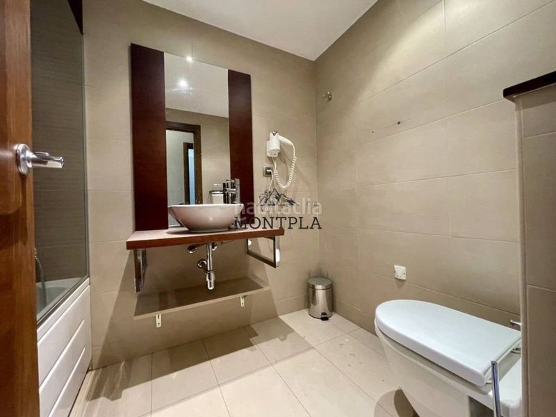 Foto 08146a67-3a21-44bc-9047-041e55619c2e. Rent flat with heating parking in Soldeu-Incles Canillo