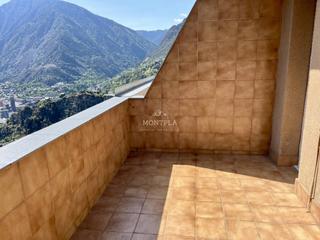 Piso en Els Vilars d´Engordany. Acogedor piso con terraza situado en engolasters