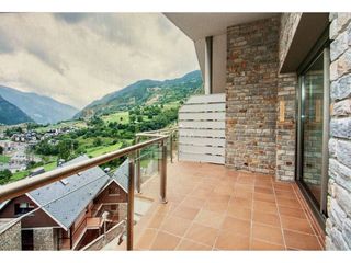 Dachwohnung in Vila. Apartamento luminoso situado en hort de godi con gran terraza y
