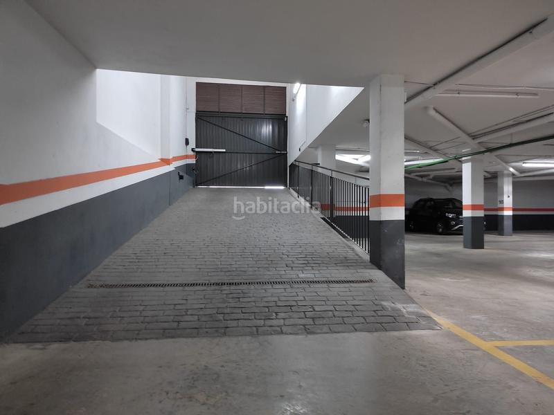 Foto 2fc82365-c7bc-46a7-bb16-3615cc6e4b56. Aparcament cotxe a carrer germàns margalló 5 a Chilches