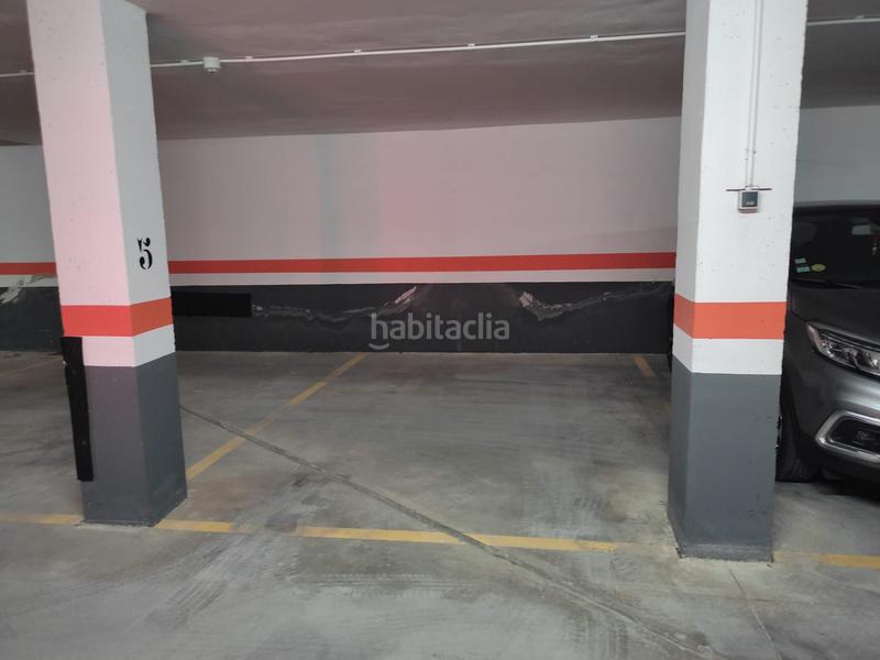 Foto 709e5d6d-e86d-45bc-b666-6ba2410b251c. Aparcament cotxe a carrer germàns margalló 5 a Chilches