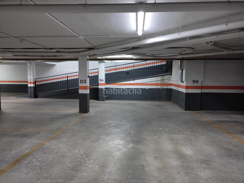 Foto ba5e7e25-04d1-4227-8ac7-f943a00deab7. Aparcament cotxe a carrer germàns margalló 5 a Chilches