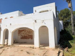 Chalet  Carrer cant de l'aurora. Les ofrecemos en exclusiva esta casa a reformar que consta de pl
