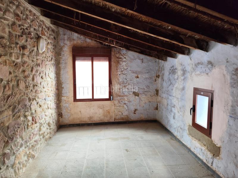 Foto 209466e8-e532-4c3c-aaef-bc192eaf8503. Casa adosada venta casa adosada esquinera a dos calles 4 dormitorios 1 baño en Artana