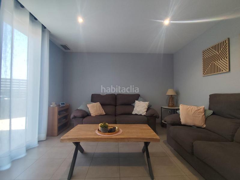 Foto 48a73067-f503-4bd2-adf1-e12bb33b5e95. Casa pareada venta de casa adosada ubicada en una parcela urbana de 205 metros cuadrados en Villavieja