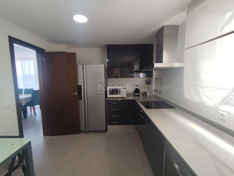Foto 70b499e1-566c-4944-b05d-f2084d5903f0. Casa pareada venta de casa adosada ubicada en una parcela urbana de 205 metros cuadrados en Villavieja
