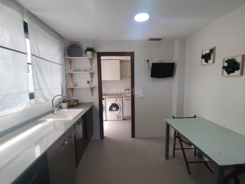 Foto bd816db7-2e41-4728-a2dd-46d307b77e79. Casa pareada venta de casa adosada ubicada en una parcela urbana de 205 metros cuadrados en Villavieja