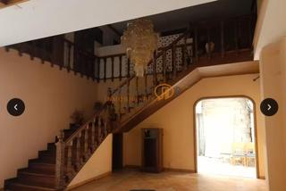 Business premise in Grove (O)