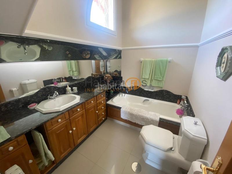 Foto e0015903-b802-43b6-923b-c0918982d092. Chalet en Illa de Arousa (A)