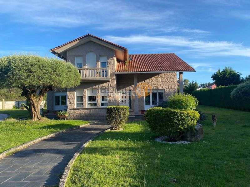 Foto 0b14a849-63ce-47d7-a0d8-a3151a97fe5a. Chalet avec chauffage parking dans Illa de Arousa (A)