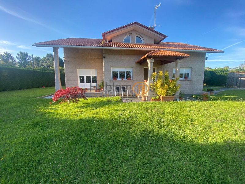 Foto ab973d23-61a3-4f42-b37f-9a3339292a9e. Chalet avec chauffage parking dans Illa de Arousa (A)