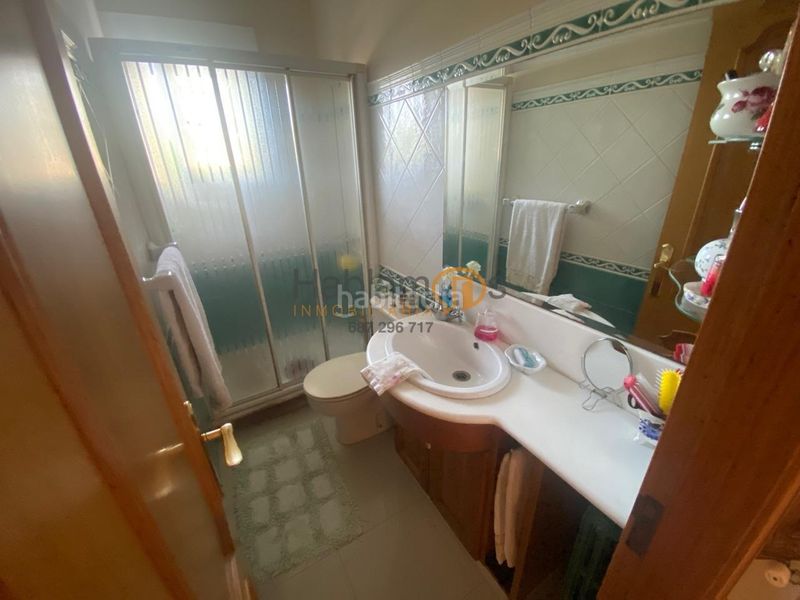Foto cab4d003-e529-4dcd-a651-b0bbd78706c5. Chalet avec chauffage parking dans Illa de Arousa (A)