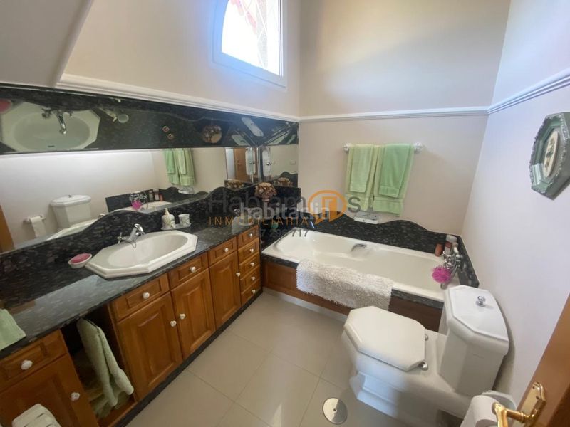 Foto e0015903-b802-43b6-923b-c0918982d092. Chalet avec chauffage parking dans Illa de Arousa (A)