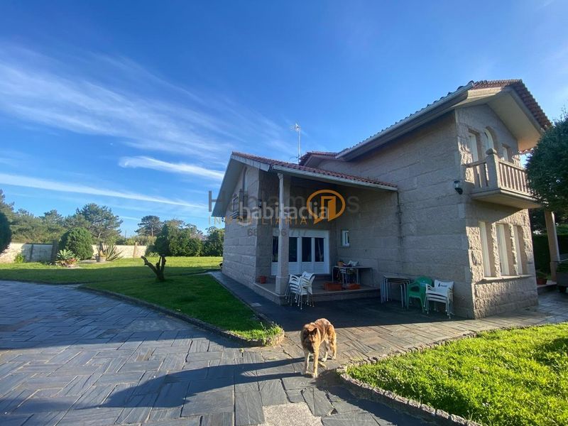 Foto f2b56d7a-cbe1-4982-a81a-14b30ef655be. Chalet avec chauffage parking dans Illa de Arousa (A)
